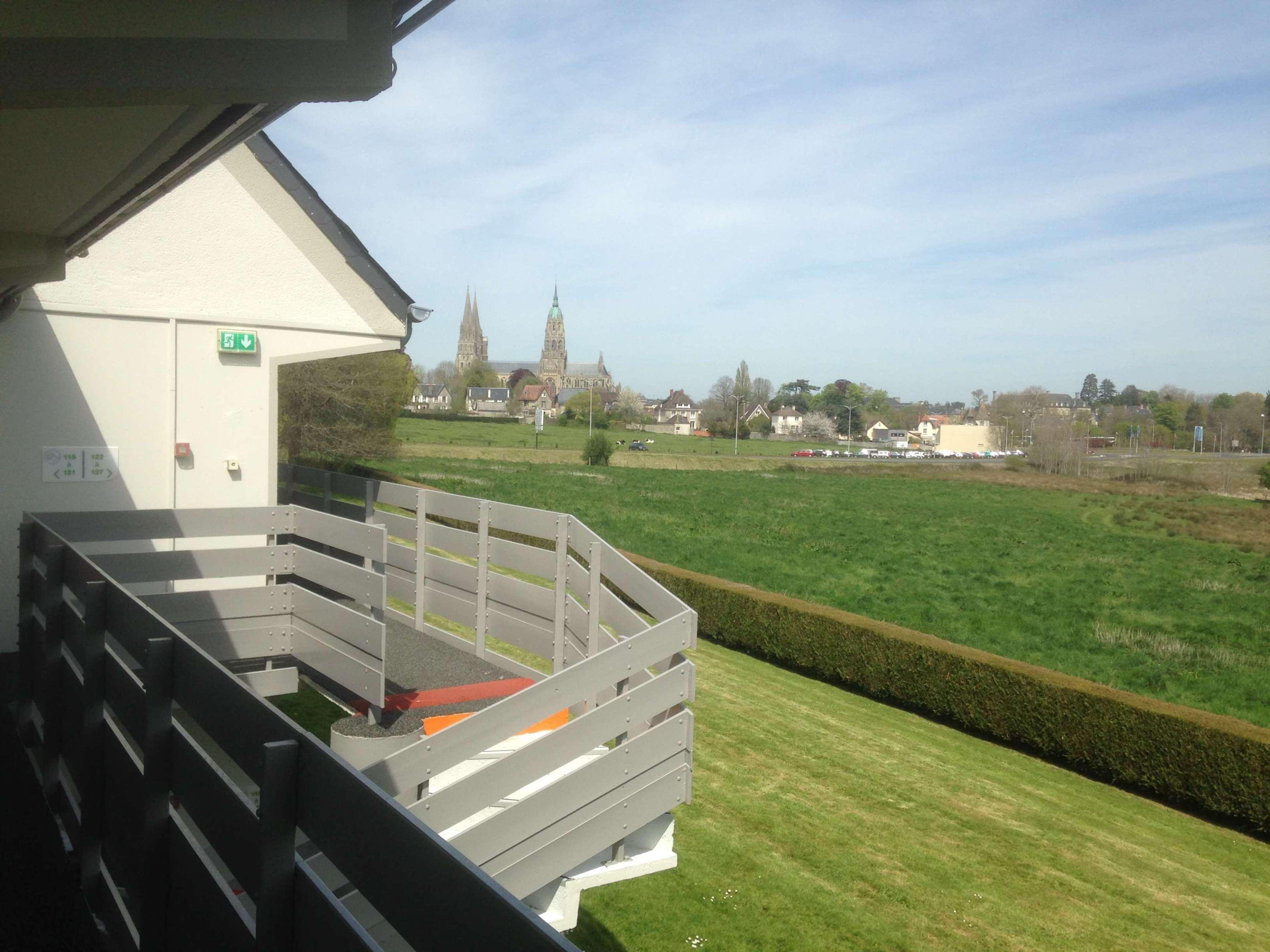 Campanile Bayeux Hotel Exterior foto